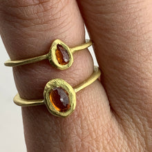 Load image into Gallery viewer, 18k Orange Sapphire Ring
