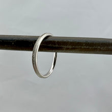 Load image into Gallery viewer, Platinum &amp; Diamonds Ring
