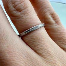 Load image into Gallery viewer, Platinum &amp; Diamonds Ring
