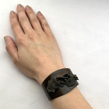 Load image into Gallery viewer, Vintage Vulcanite Cuff

