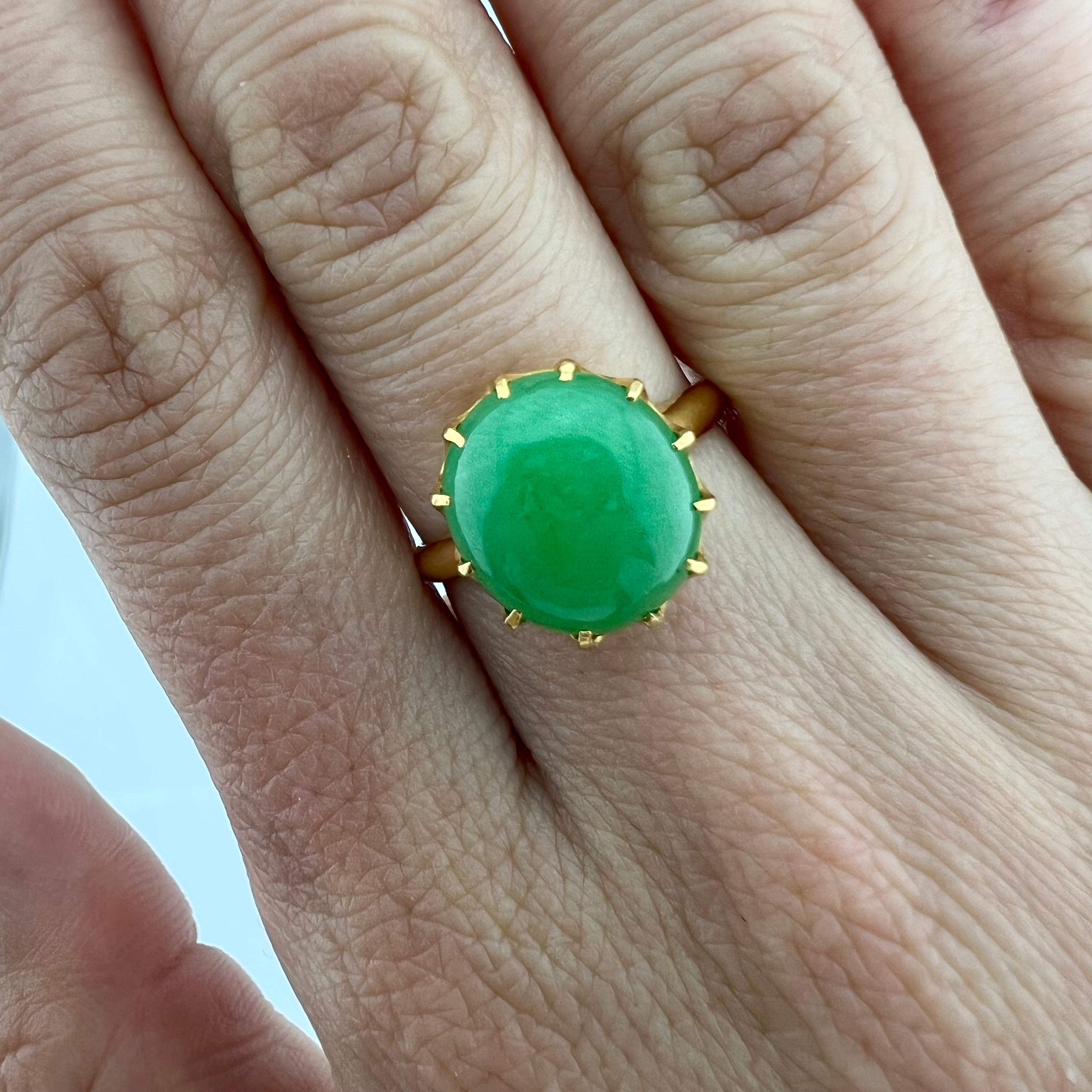 Jade Cabochon Ring in Gold