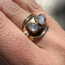 Load image into Gallery viewer, 3 Star Sapphire Gold Ring
