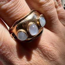 Load image into Gallery viewer, 3 Star Sapphire Gold Ring
